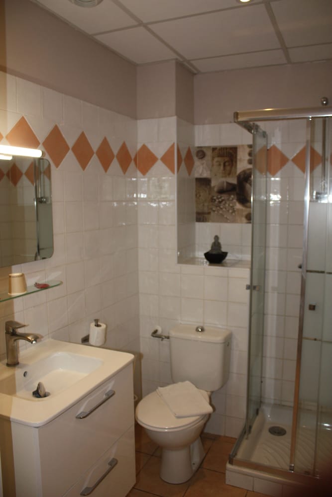 Standard Double Room photo 3