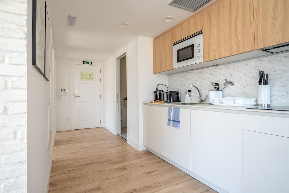 2-Bedroom Apartment - disability access photo 3