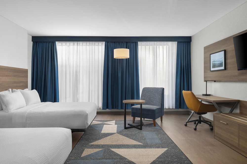 Standard Room, 2 Queen Beds, Mobility Accessible