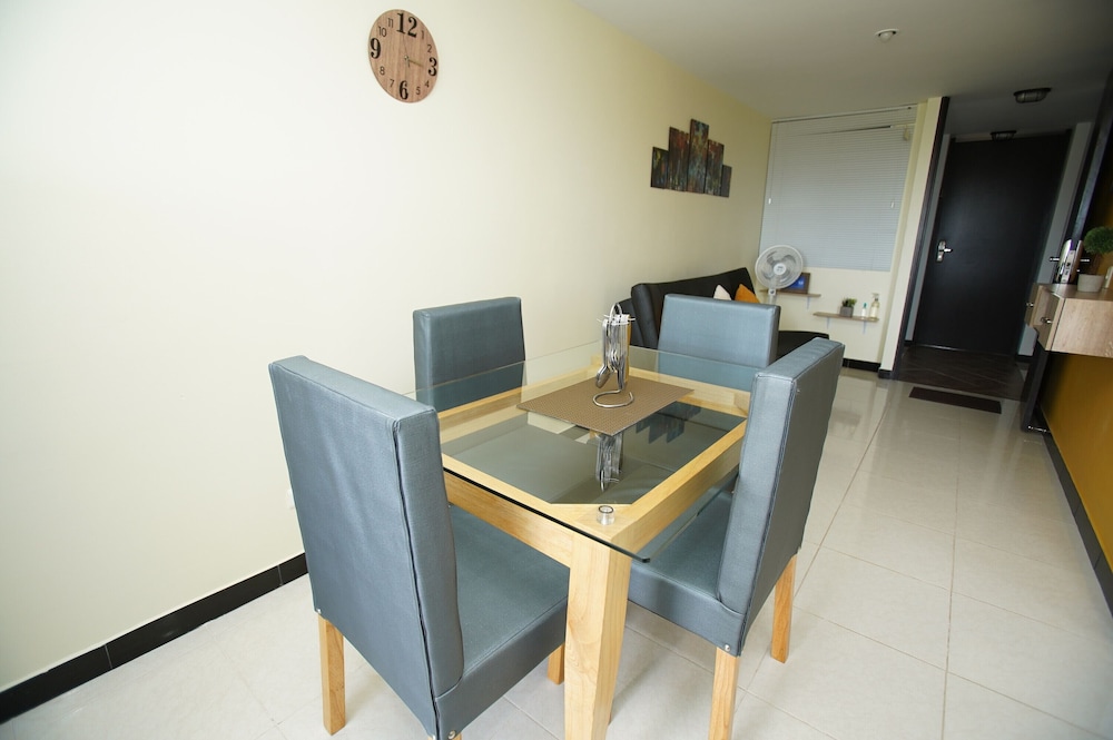 Basic Apartment, 2 Bedrooms, Non Smoking photo 2