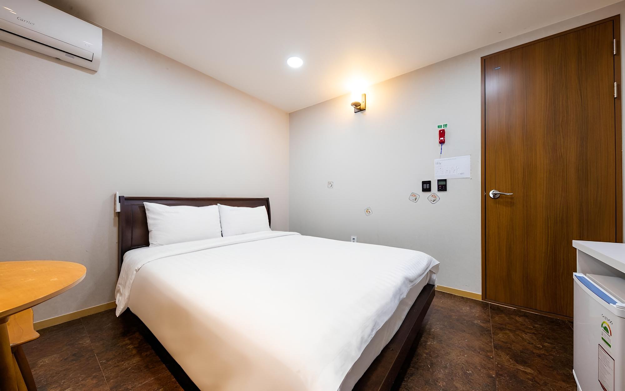 Room (Standard Room (Ocean View)) - Photo 2