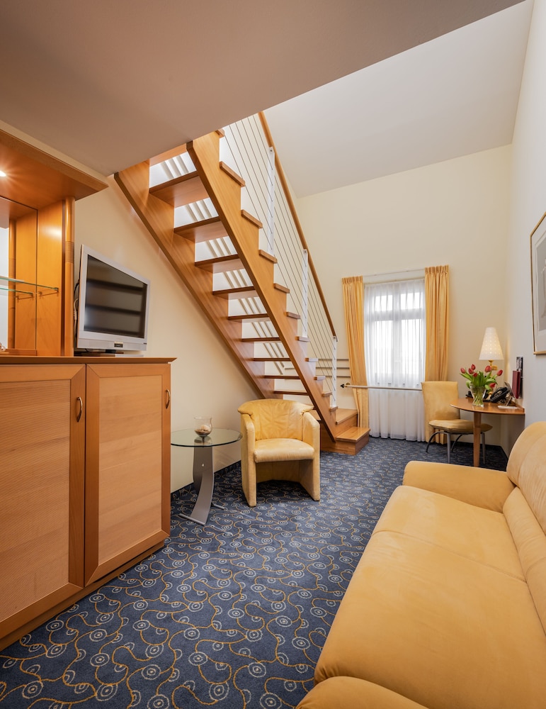 Superior Twin Room, 2 Twin Beds - Photo 28