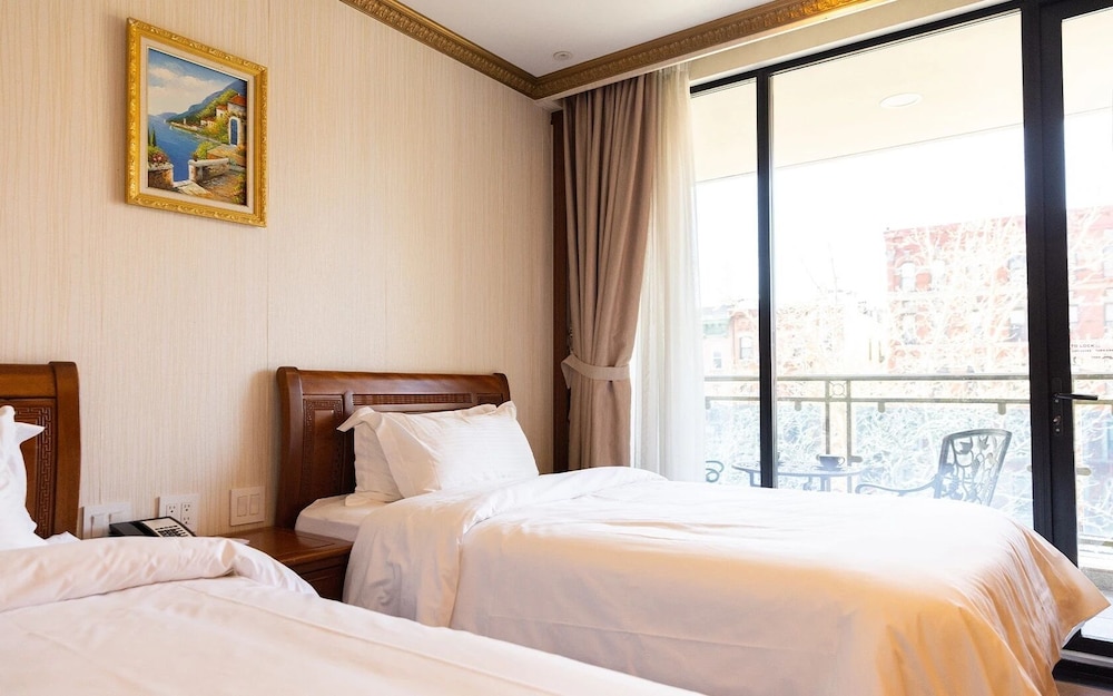 Deluxe Room, 2 Double Beds, Balcony