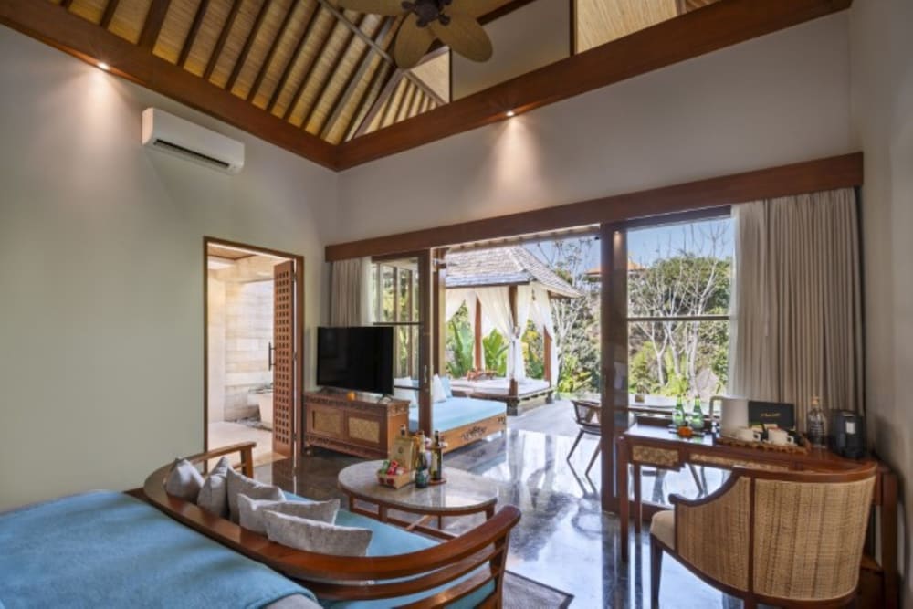 Grand 1 Bedroom Villa with Private Pool - Photo 5
