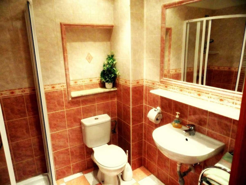 Classic Quadruple Room - Photo 6