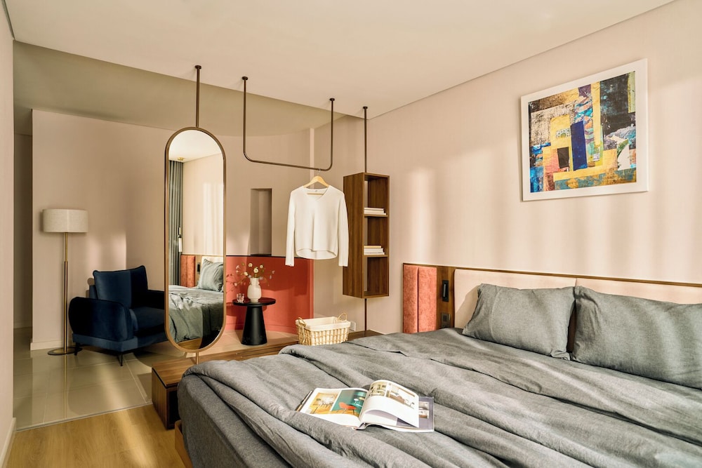 Deluxe Room, City View