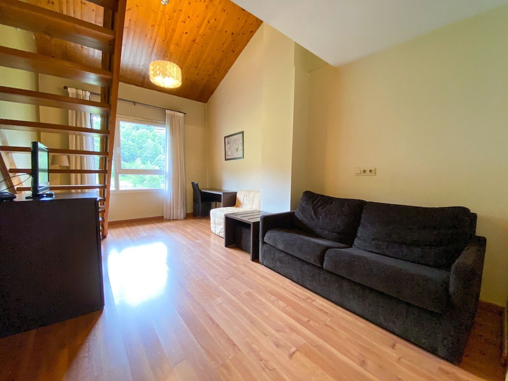 Duplex (5 Adults)