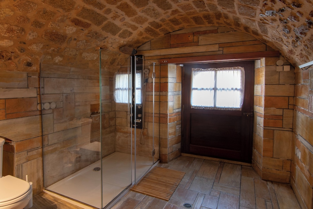 Superior Suite - Photo 4