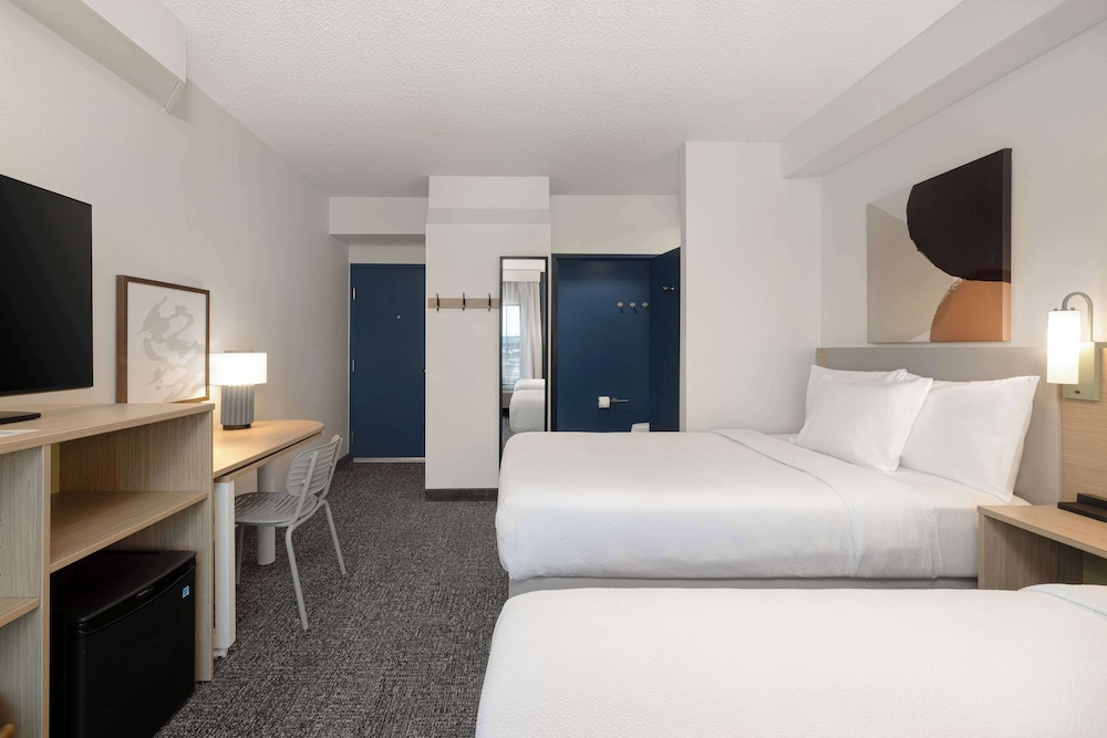 Room, 2 Double Beds, Mobility Accessible (3x3 Shower) - Photo 1