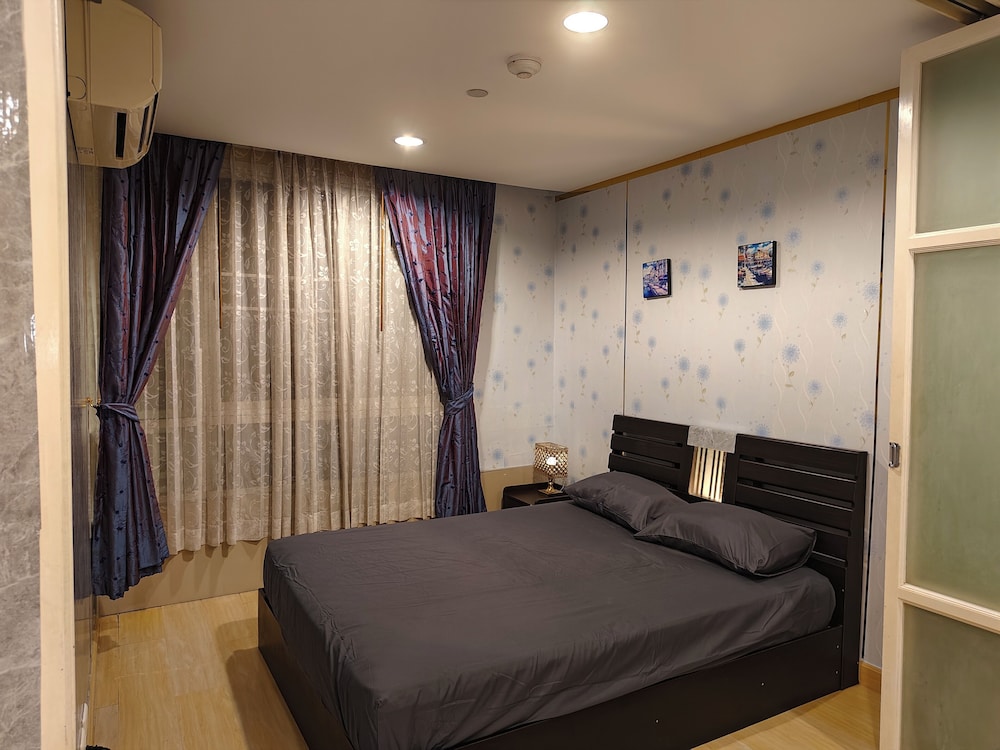 Condo, 1 Double Bed with Sofa bed, Smoking, Balcony photo 2