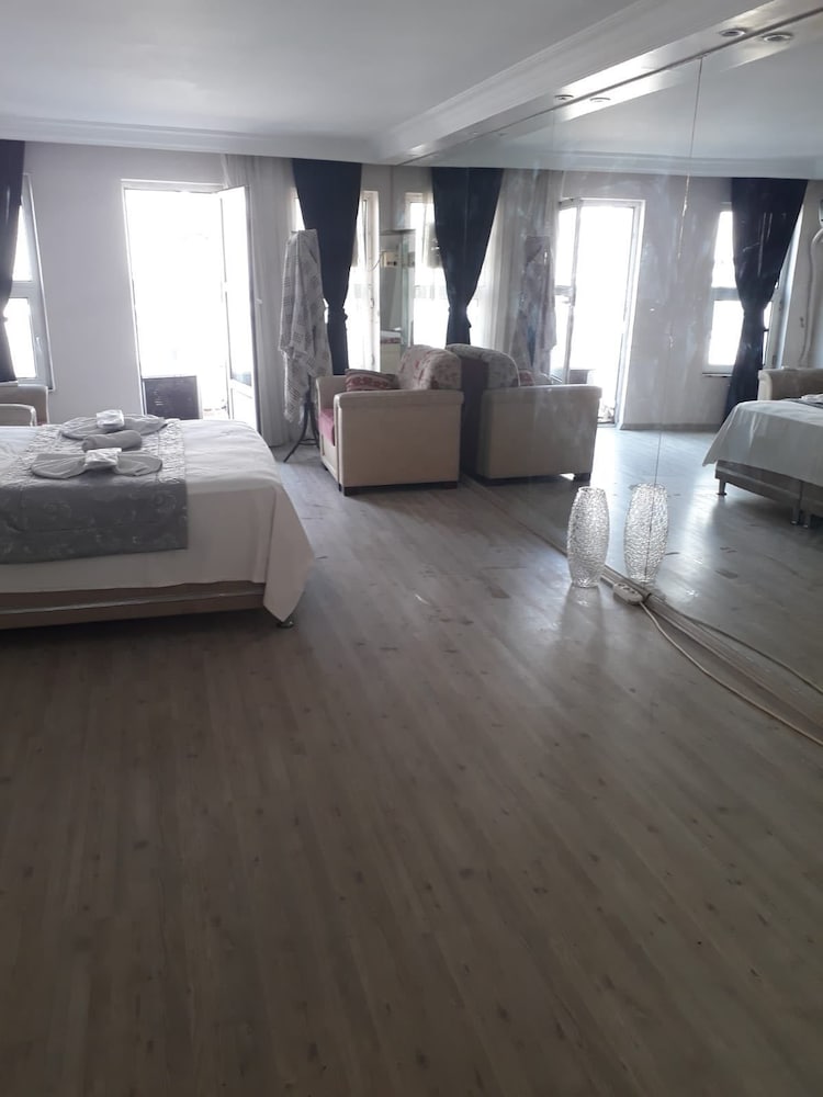 Family Apartment photo 2