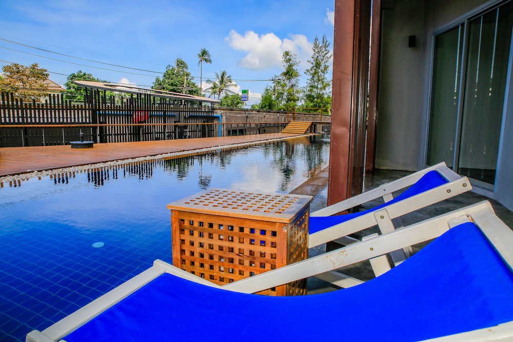Pool Access Deluxe photo 2