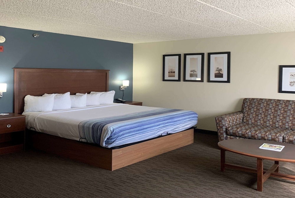 Studio Suite, 1 King Bed, Non Smoking - Photo 1