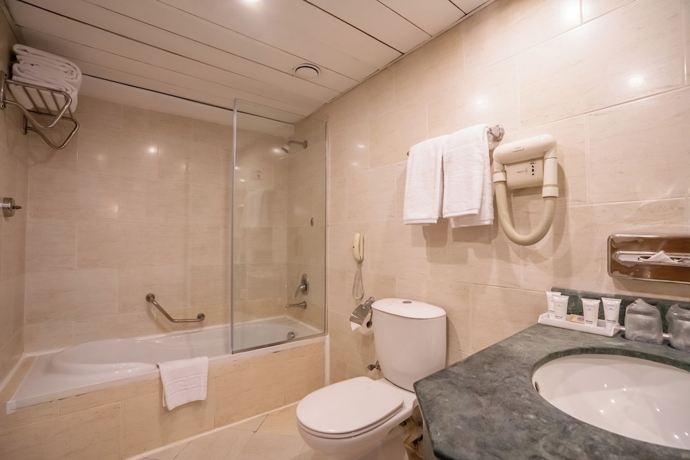 Junior Suite With Pool View - Photo 10