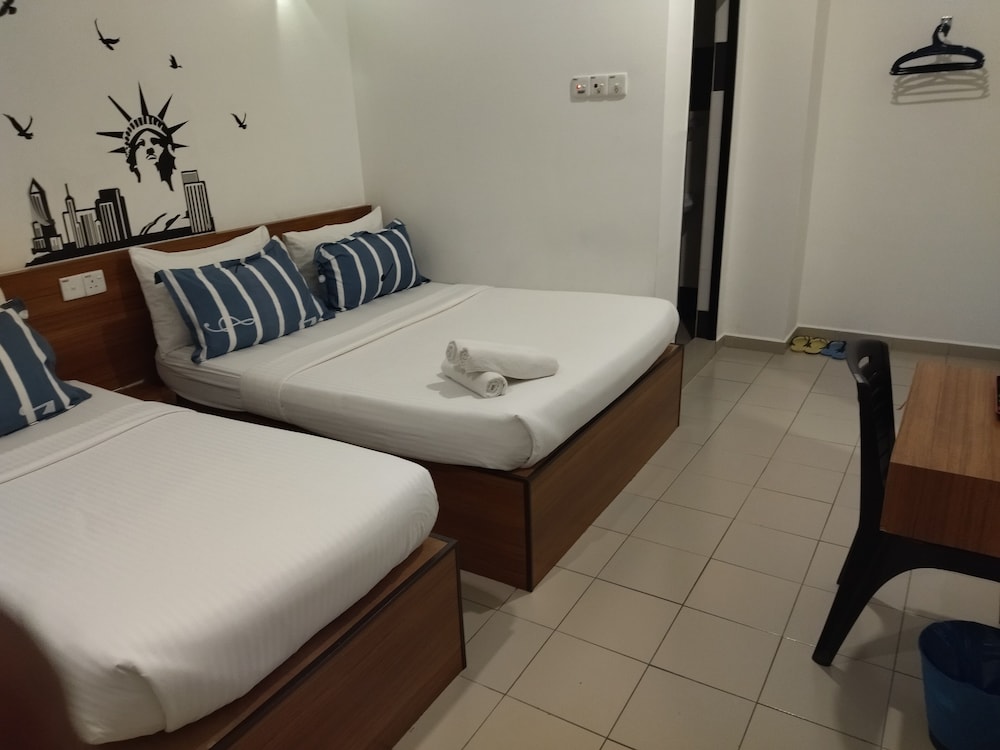 Standard Triple Room photo 2