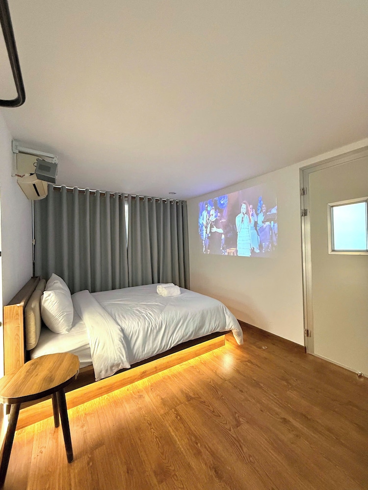 Superior Studio