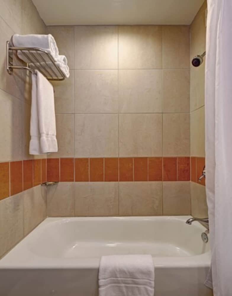 Suite, 1 King Bed with Sofa bed, Balcony thumbnail 5