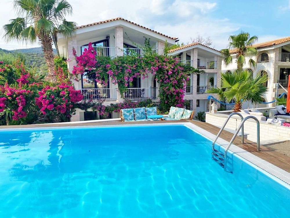 Panoramic House, 2 Bedrooms, Patio, Partial Ocean View photo 2