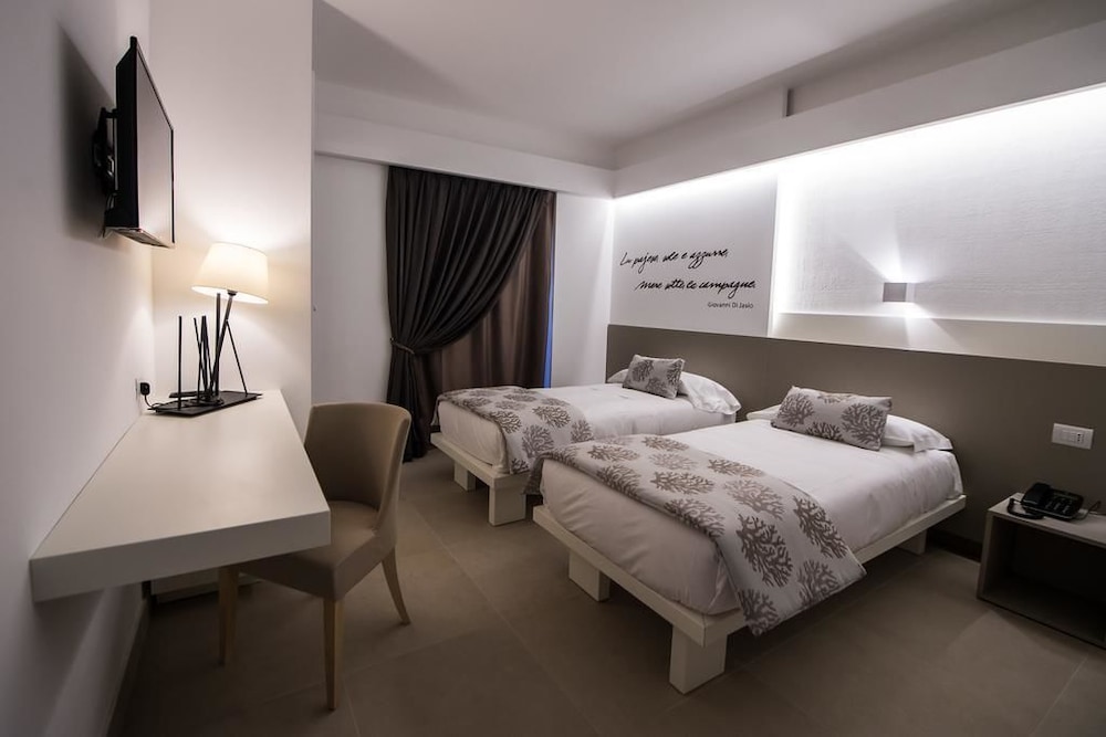 Standard Double or Twin Room, Balcony photo 1