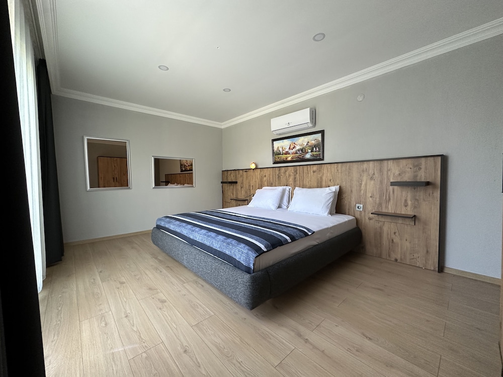 Honeymoon Penthouse photo 2