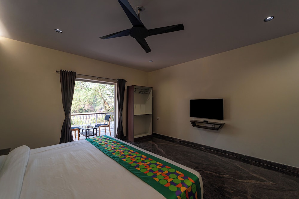 Deluxe Room - Photo 13