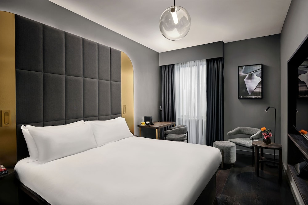 Royal Room photo 2