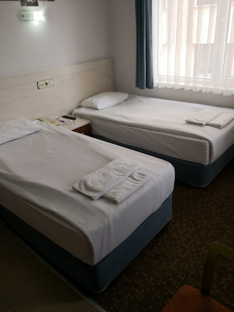 Twin Room, 2 Twin Beds photo 3