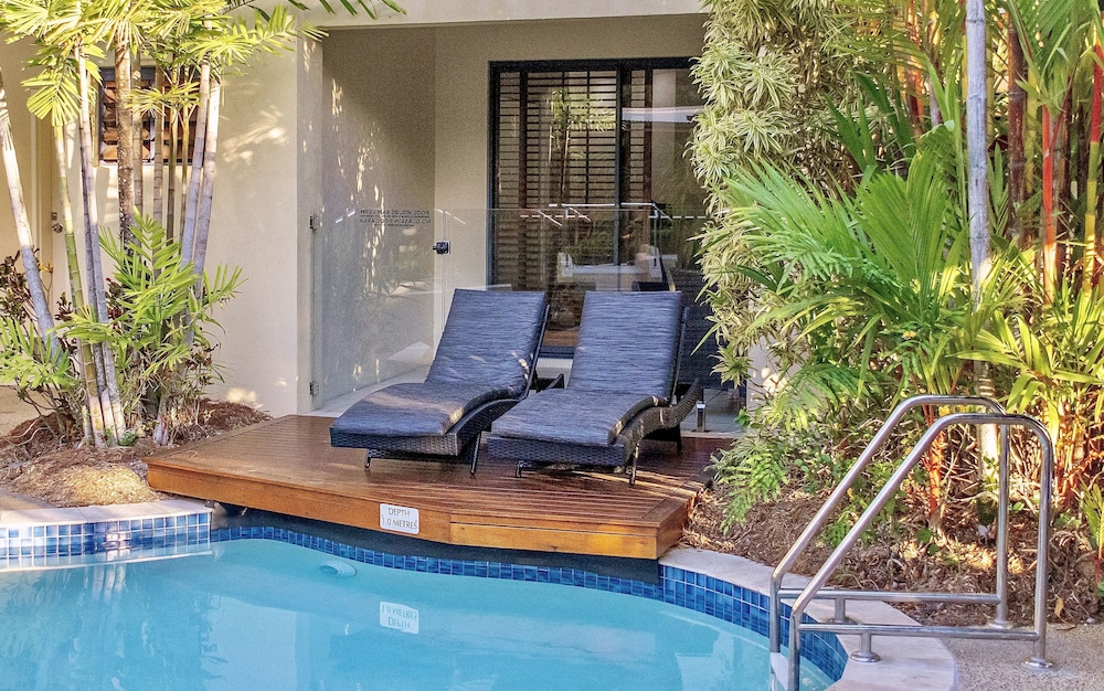 1 Bedroom Pool Entry - Photo 15