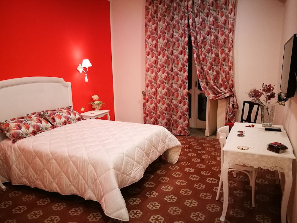 Triple Room, Shared Bathroom