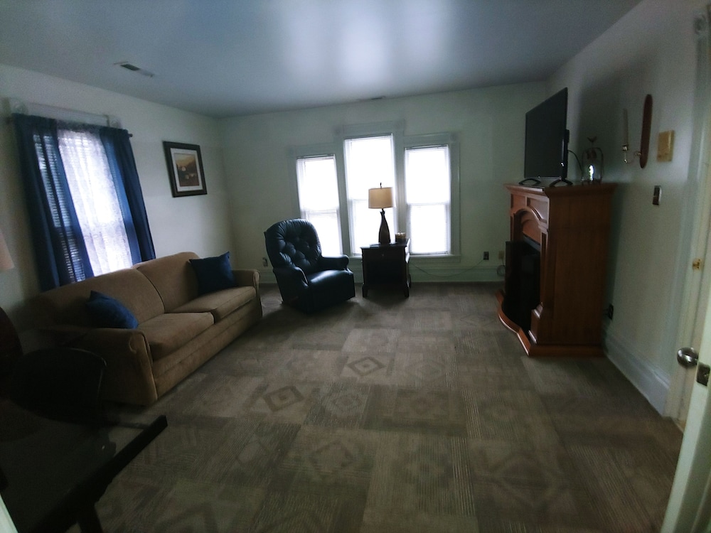 Traditional Apartment photo 3