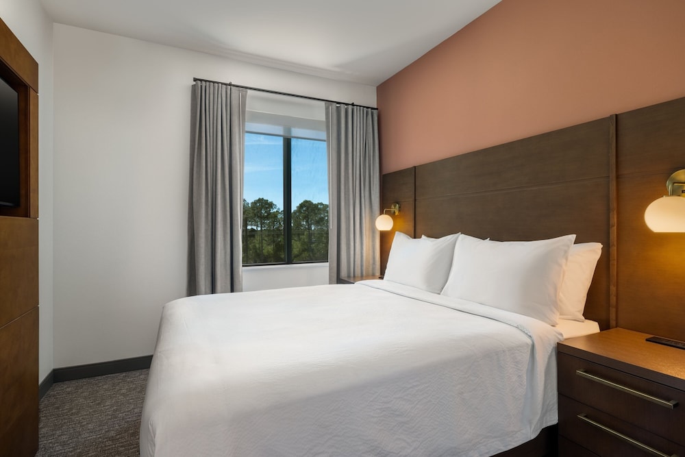 Suite, 2 Bedrooms (Hearing Accessible)