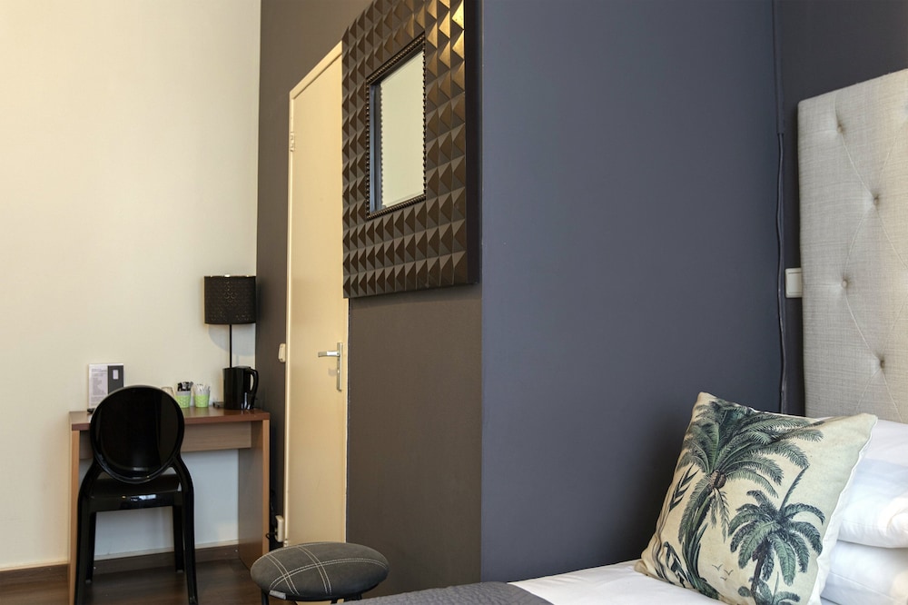 Standard Room, 2 Twin Beds, Private Bathroom photo 3