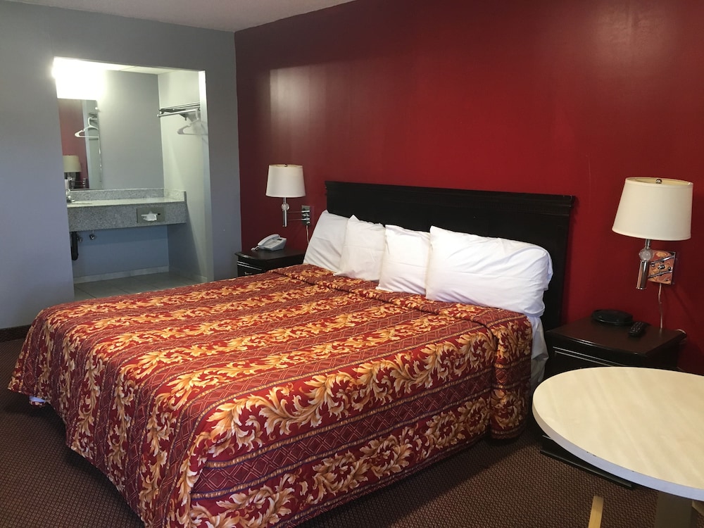 Room, 1 King Bed, Non Smoking - Photo 1