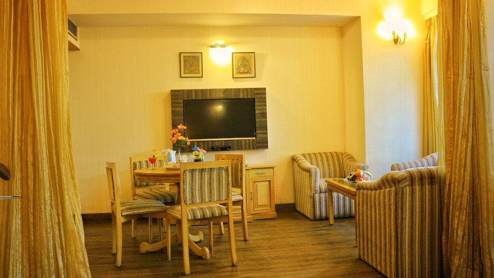 Deluxe Room - Photo 8