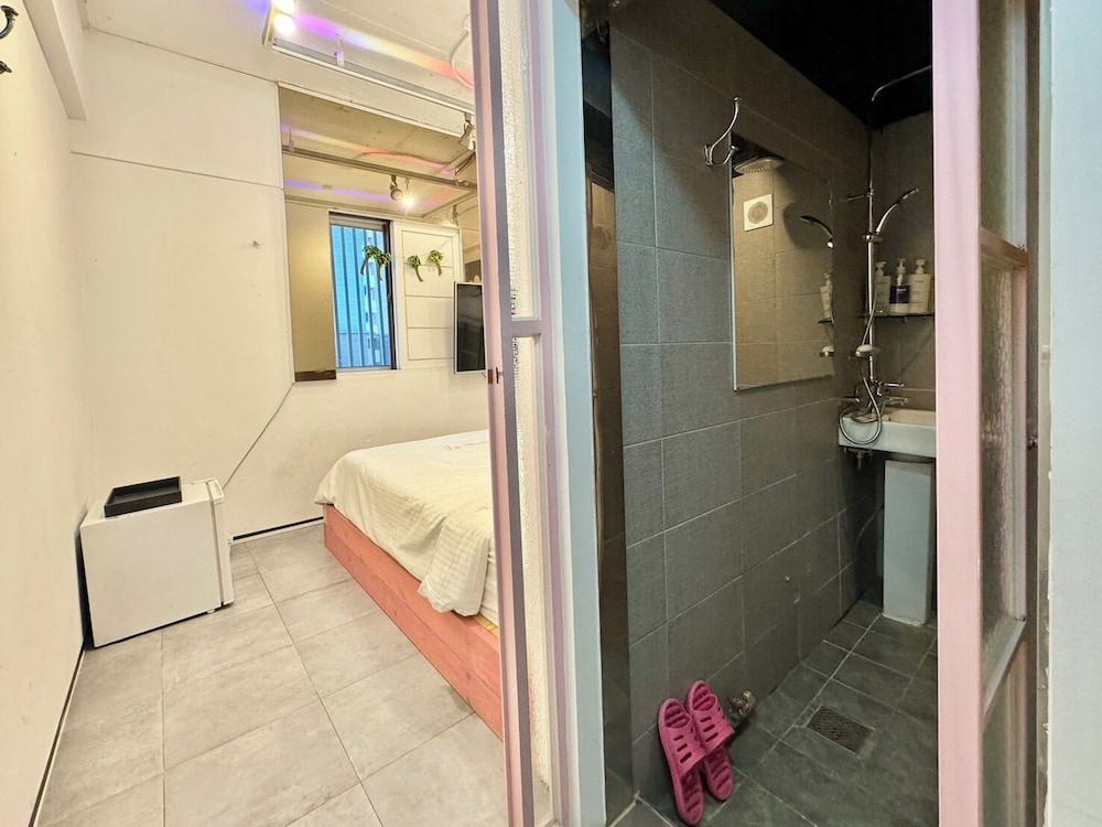 Signature Triple Room - Photo 4