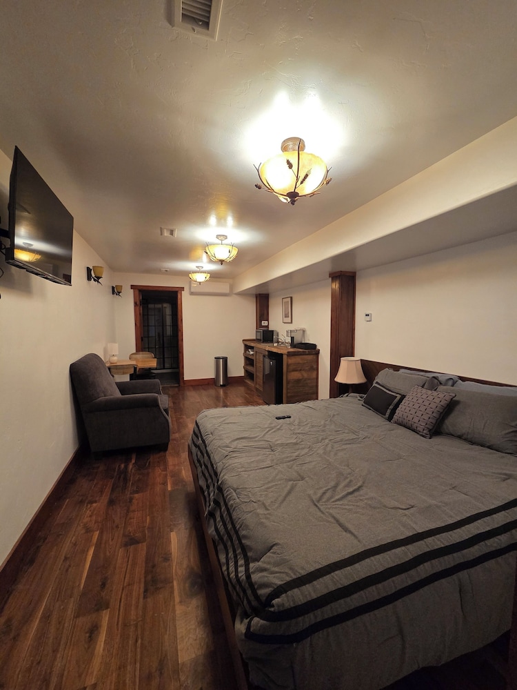 Standard Double Room, 1 King Bed, Non Smoking