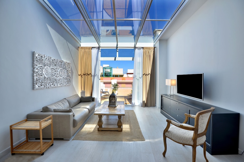 Deluxe Penthouse photo 3