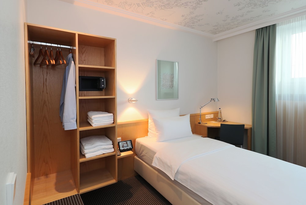 Cosy single room thumbnail 6