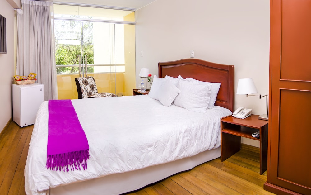 Standard Single Room, 1 Queen Bed, Private Bathroom