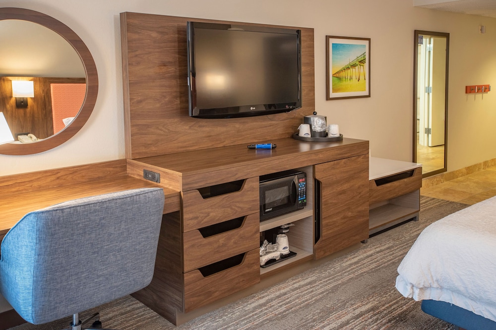 Room, 2 Queen Beds, Accessible (Roll-In Shower, Mobility & Hearing) - Photo 3