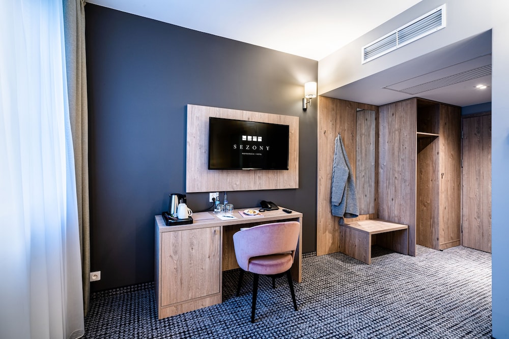 Double or Twin Room - Photo 5