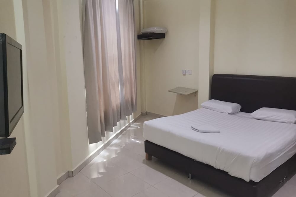 Deluxe Room, 1 King Bed photo 3