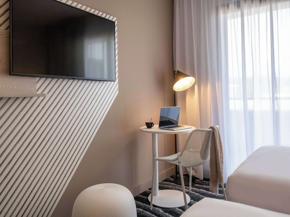 Standard Room, 2 Twin Beds, Balcony - Photo 4