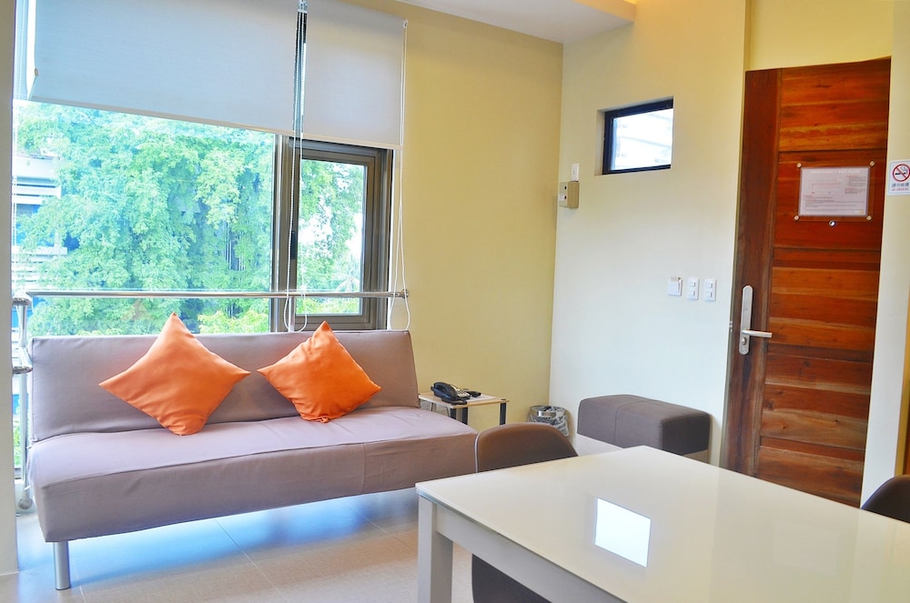Family Room, 2 Bedrooms photo 2