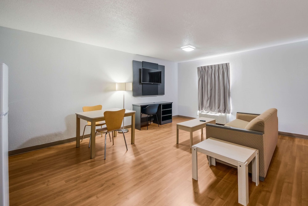Standard Room, 2 Queen Beds, Non Smoking, Kitchenette - Photo 3