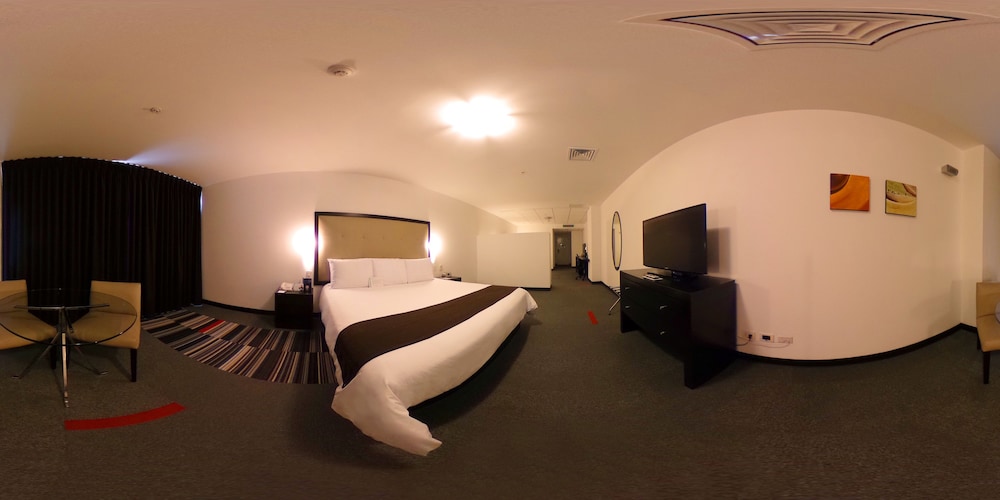 Suite, 1 King Bed, Non Smoking (Matrimonial)
