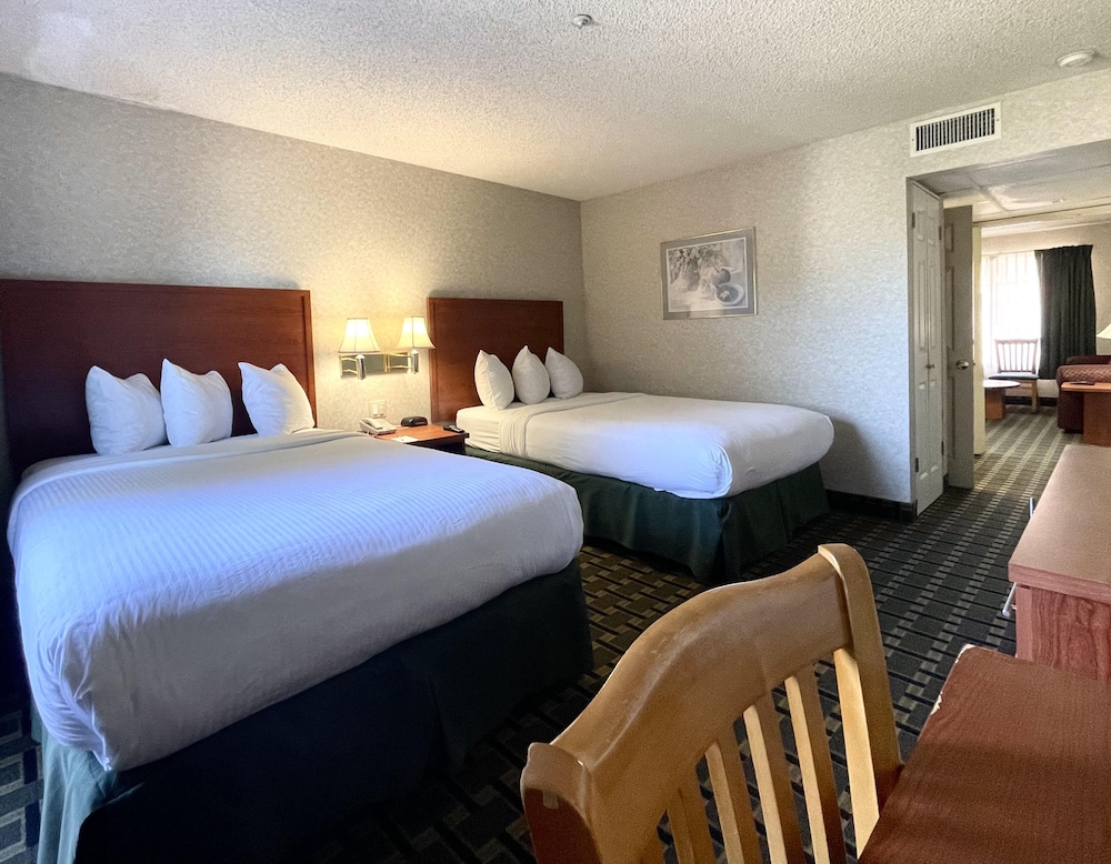 Suite, 2 Double Beds, Non Smoking photo 1