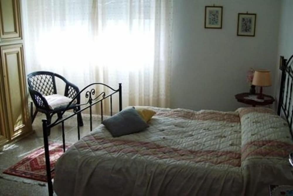 Double Room, Shared Bathroom photo 1