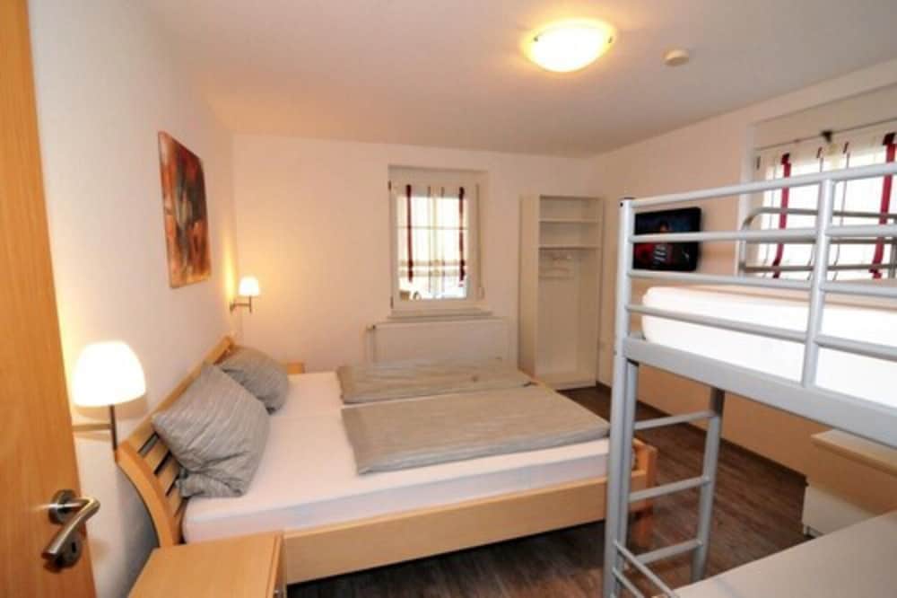 Apartment photo 2