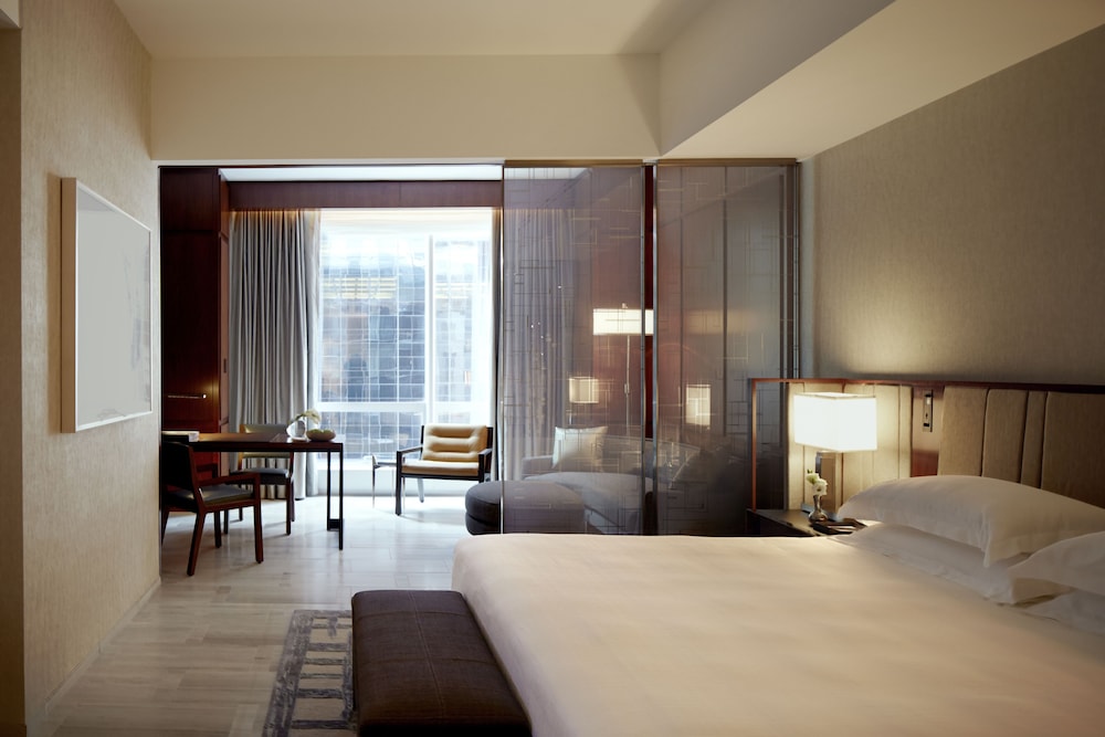 Studio Suite, 1 King Bed thumbnail 5